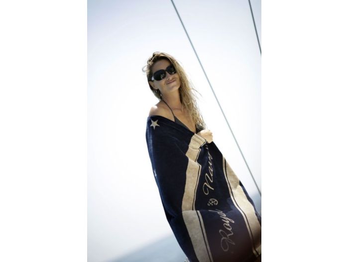 ROYAL пляжний рушник із надувною подушкою, 160 x 80 см.