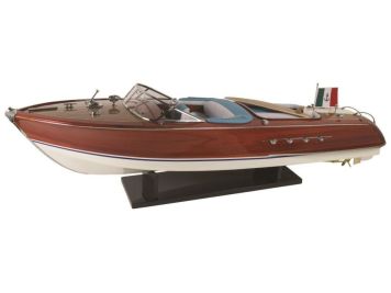 Модель яхты Riva