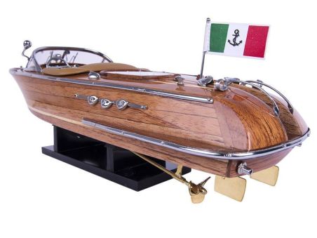 Модель яхты Riva 40 см