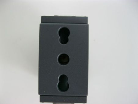 Vimar розетка 16 А 250 В