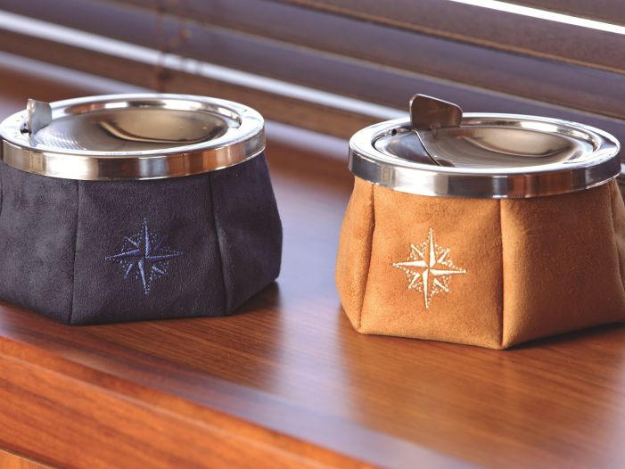 WINDPROOF Cloth пепельница коричневая, замша