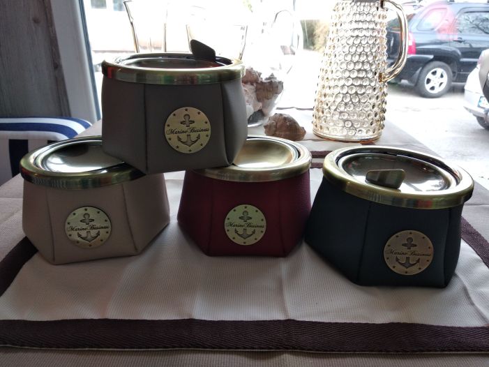 WINDPROOF Premium Пепельница черная с якорем , заменитель кожи