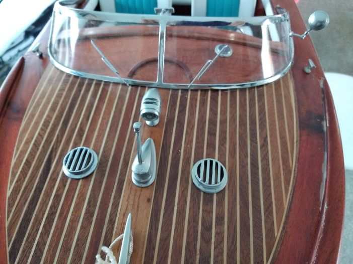 Модель яхты Riva 87 см