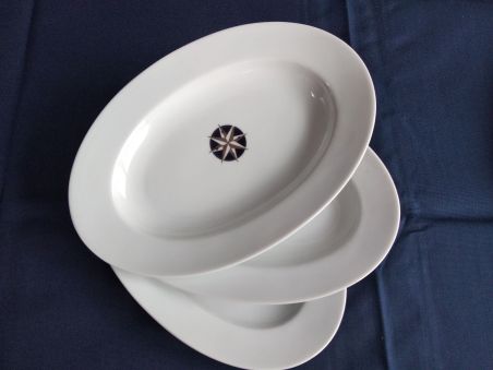 Азимут  тарелка  овальна  размер 22 см