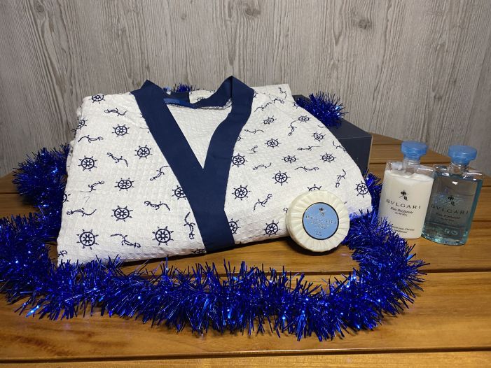Подарунковий набір: Халат розмір L та шампунь, кондиціонер, мило Bvlgari все по 75мл