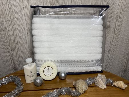 Подарунковий набір: Рушники SANTORINI White 3шт та косметика Bvlgari Подарунковий набір: Рушники SANTORINI White 3шт та косметика Bvlgari