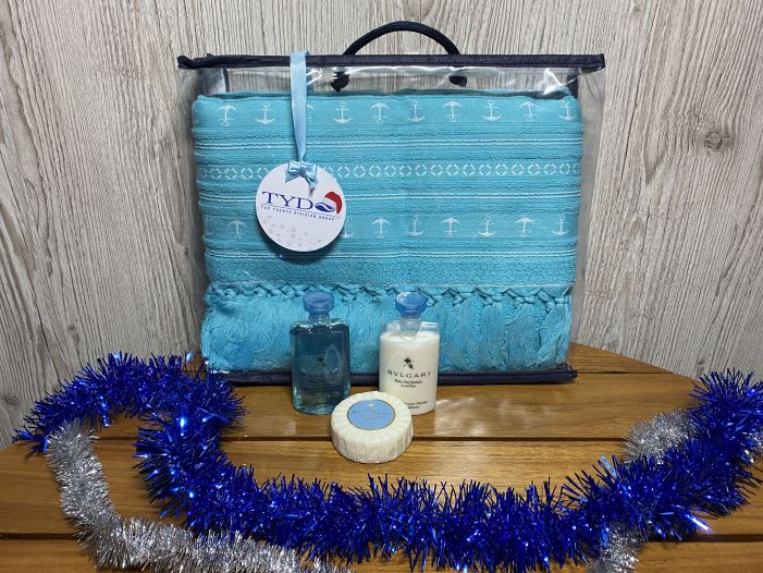 Подарунковий набір: Рушники SANTORINI Aqua Anchors 3шт  та шампунь, кондиціонер, мило Bvlgari все по 75мл