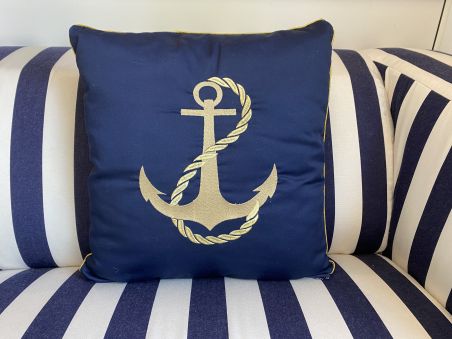 Подушка декоративна з вишитим якорем  45х45см.