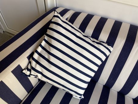 Подушка декоративна у смугу 40х40см.