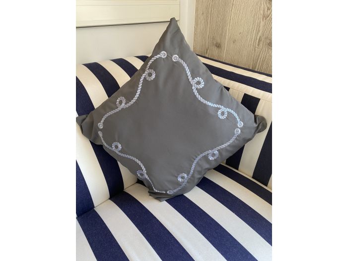 Подушка декоративна сіра з  вишитим канатом 40х40см.