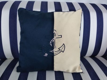 Подушка декоративна синьо-бежева з вишитим якорем 40х40см.