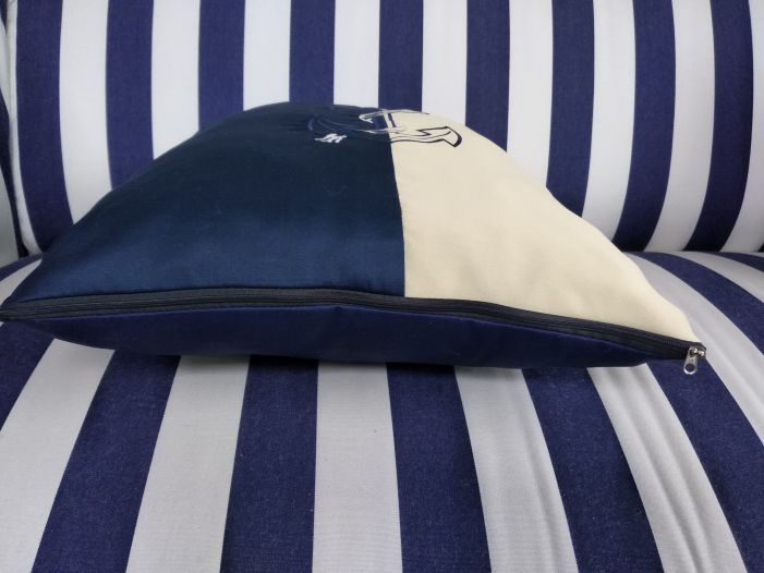 Подушка декоративна синьо-бежева з вишитим якорем 40х40см.