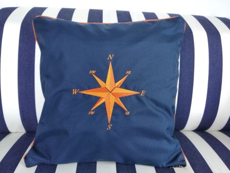 Подушка декоративна синя з трояндою вітрів 40х40см.