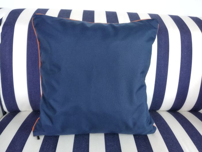 Подушка декоративна синя з трояндою вітрів 40х40см.