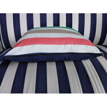 Подушка декоративна в різнокольорову смугу 40х45см.