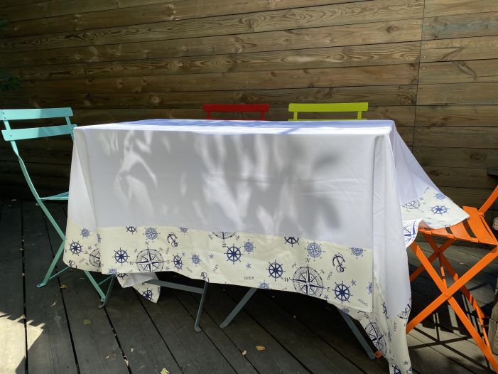 Стильна скатертина зі штурвалами, біла 220х150 см.