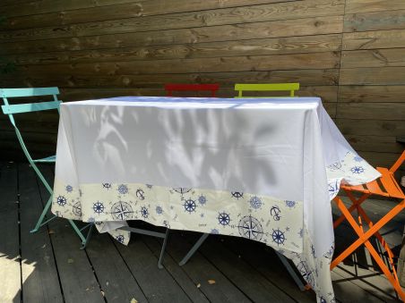 Стильна скатертина зі штурвалами, біла 220х150