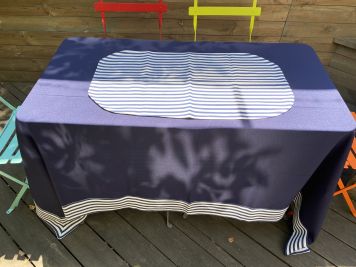 Комплект: Скатертина синя зі смугами, 220х150 см. та серветка овальна