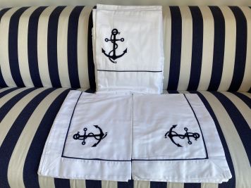 Комплект постільної білизни білий з вишитими якорями, полуторний 160х210 см.