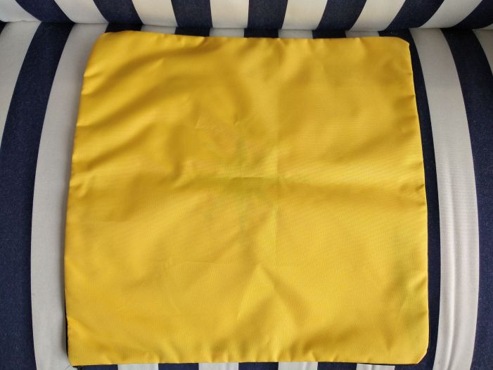 Наволочка декоративна з вишитою трояндою вітрів 42х42см.