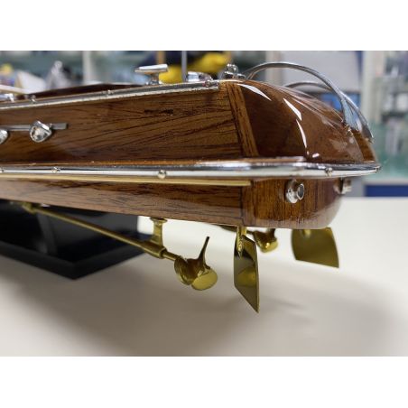 Модель яхты Riva 40 см