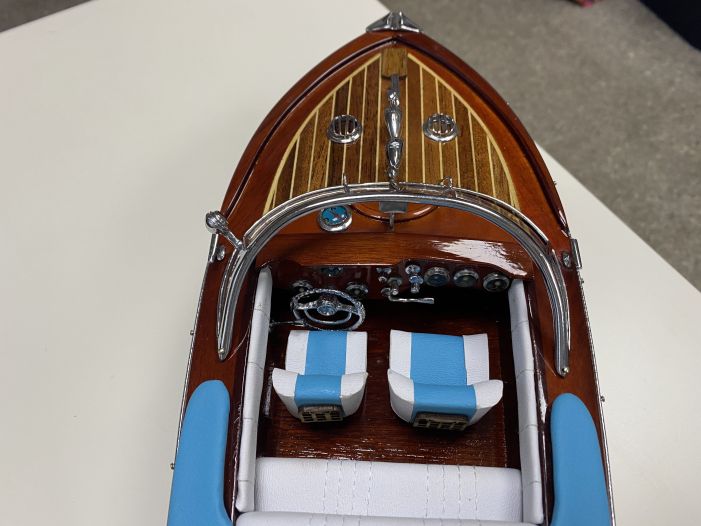 Модель яхты Riva