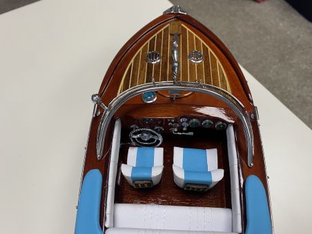 Модель яхты Riva