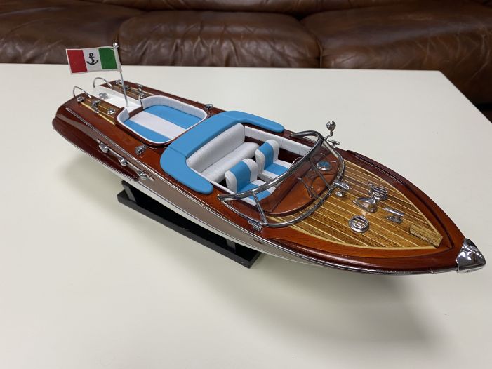 BATELA Модель яхти Riva Aquarama brown & white, 87 см.