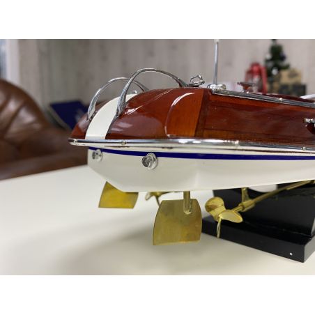 Модель яхты Riva 87 см