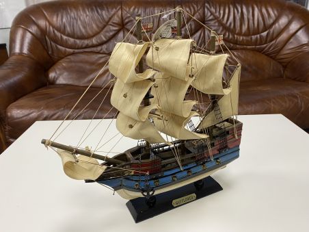 BATELA Модель вітрильної яхти MAYFLOWER, 40 см.