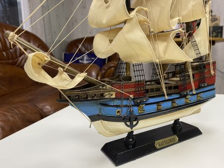 BATELA Модель вітрильної яхти MAYFLOWER, 40 см.