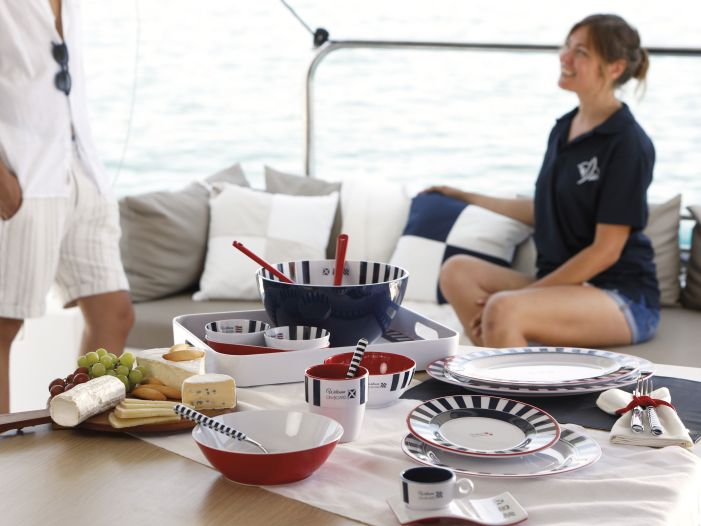 VENEZIA Набір яхтового посуду з нековзною основою на 4 персони, 16 предметів