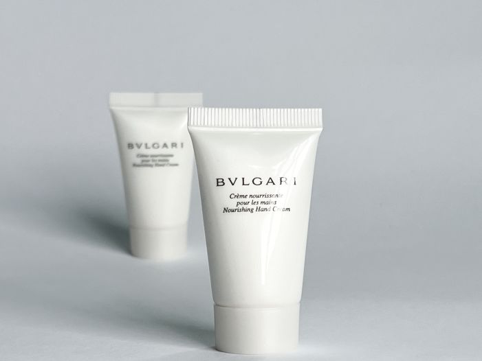 Bvlgari Живильний крем для рук (White Tea), 15 мл
